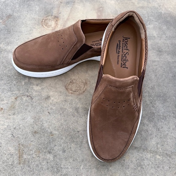 NWOT SEIBEL SIZE 43 MENS TAN SUEDE SLIP-ONS - Picture 1 of 8